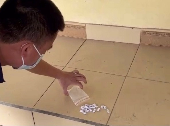 Addicts in Hai Duong bring drugs to the Medical Center to sell for profit