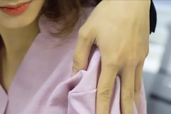 Kỷ luật cảnh cáo nguyên Giám đốc Ban quản lý dự án do bị tố sàm sỡ nhân viên