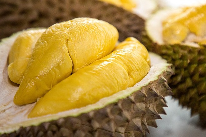 Sầu riêng rớt giá quá nửa, rẻ hiếm có chỉ hơn 60 nghìn/kg