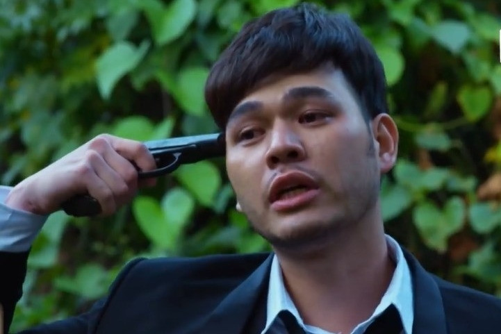 'Bão ngầm' tập cuối, bác sĩ Hùng tự sát trước mặt bạn gái Hạ Lam
