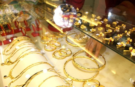 Giá vàng hôm nay 8/6: USD tăng mạnh, vàng được đà lên giá