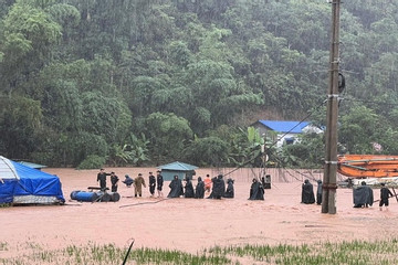 TP Sơn La ngập nặng sau mưa lớn