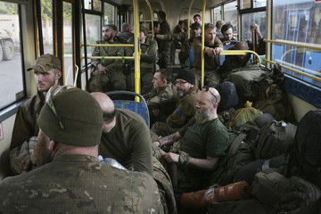 Hơn nghìn binh sĩ Ukraine được đưa tới Nga, Thụy Điển lo ngại vũ khí chuyển cho Kiev