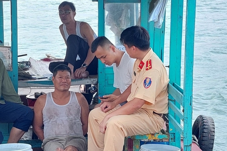 Prosecution of 4 people who collect money to ‘protect’ cargo ships at sea in Quang Ninh