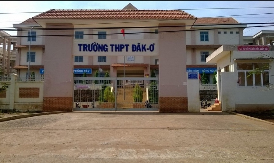 Một hiệu trưởng ở Bình Phước tử vong nghi rơi từ tầng cao