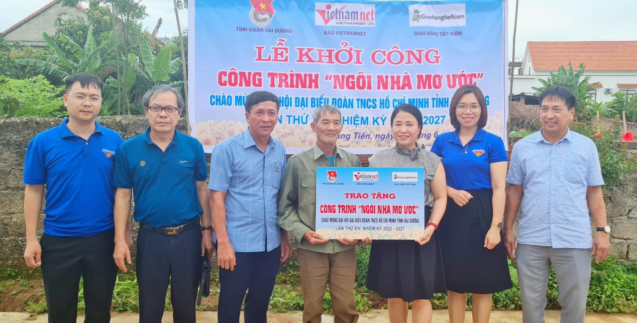 Cựu thanh niên xung phong bật khóc bất ngờ nhận món quà cuối đời