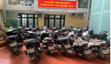 Nơi cất giấu hàng chục xe máy sang của ổ nhóm tội phạm ở Hà Nội