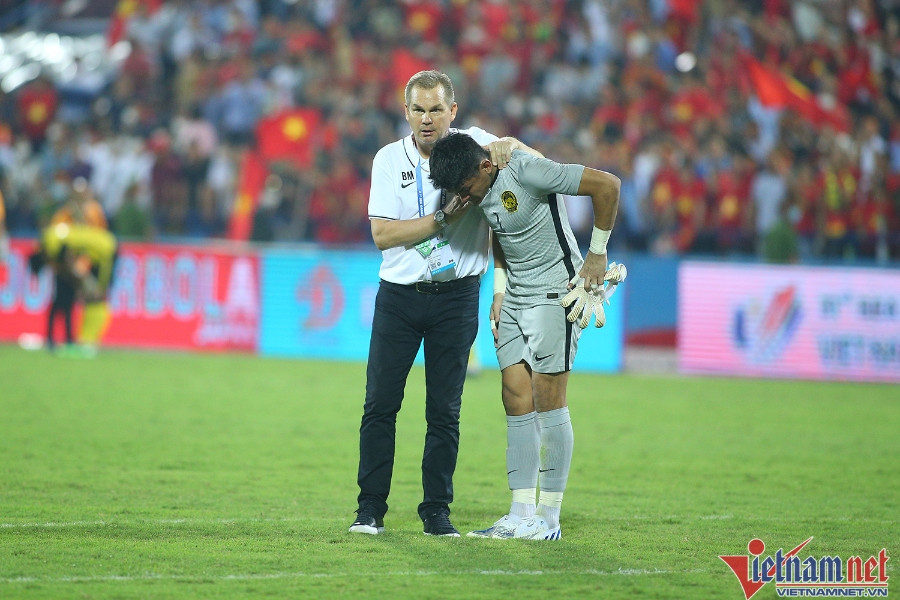 HLV Malaysia tuyên bố giành 1 điểm trước U23 Việt Nam, không lo mất ghế