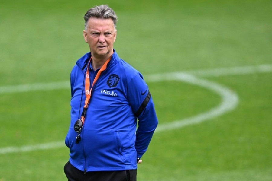 Van Gaal khuyên cầu thủ Hà Lan không nên đến MU