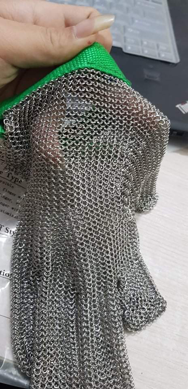 May chiếc áo mất nửa năm, người đàn ông bán giá đến 25 triệu/chiếc - 3