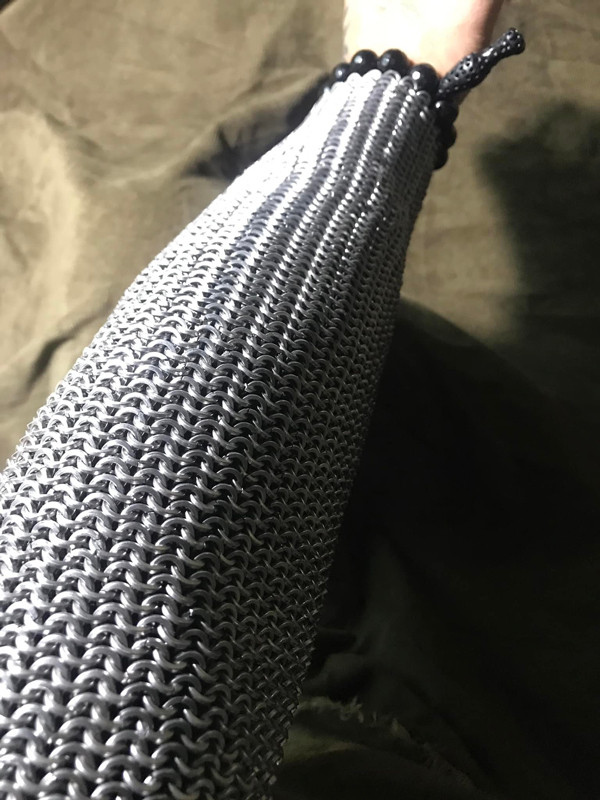 May chiếc áo mất nửa năm, người đàn ông bán giá đến 25 triệu/chiếc - 2