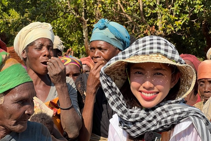 Hoa hậu Thùy Tiên hạnh phúc tặng giếng nước sạch cho bản nghèo ở Angola