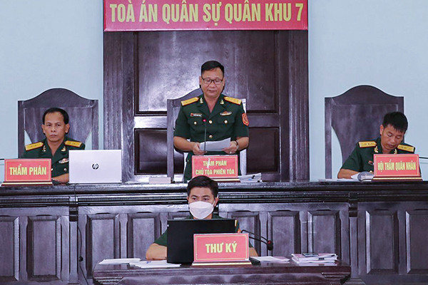 Phu nhân, ái nữ của cựu sỹ quan quân đội nhận tiền hối lộ từ 'ông trùm'