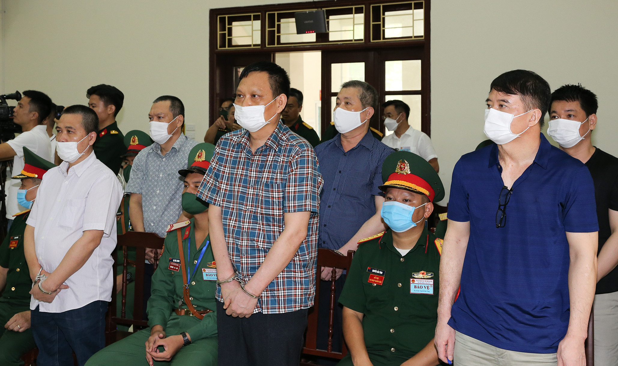Màn đối chất giữa 'trùm' buôn lậu xăng và cựu đại tá quân đội