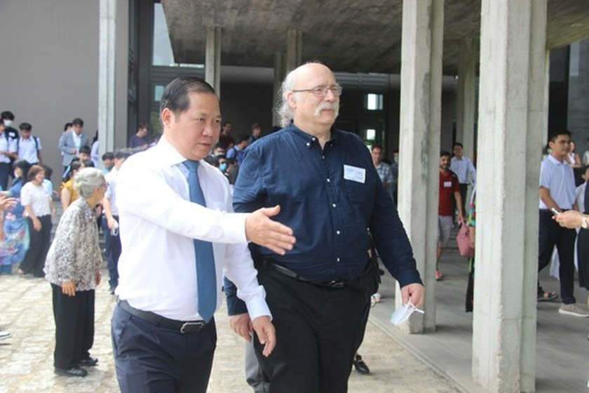 Nobel Prize laureate lights torch at int’l scientific conference in Quy Nhon ảnh 1