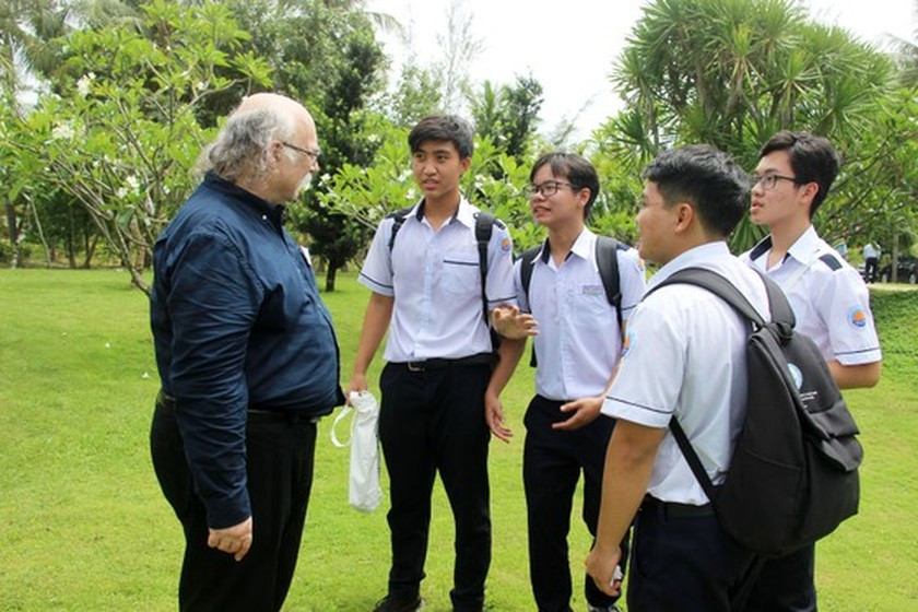 Nobel Prize laureate lights torch at int’l scientific conference in Quy Nhon ảnh 13