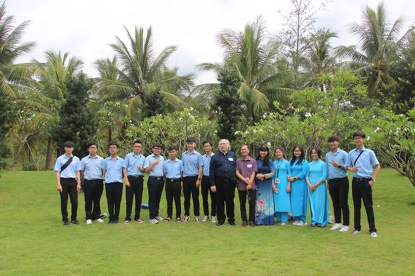 Nobel Prize laureate lights torch at int’l scientific conference in Quy Nhon ảnh 12