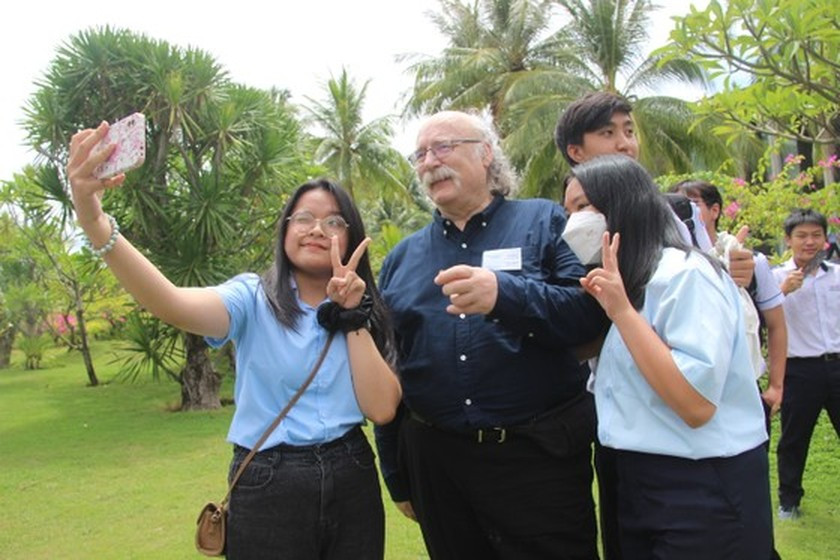 Nobel Prize laureate lights torch at int’l scientific conference in Quy Nhon ảnh 10