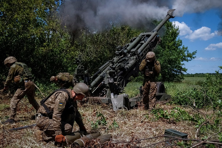 Ukraine gặp bất lợi về hỏa lực, Kiev bắt hàng trăm người nghi hợp tác với Nga