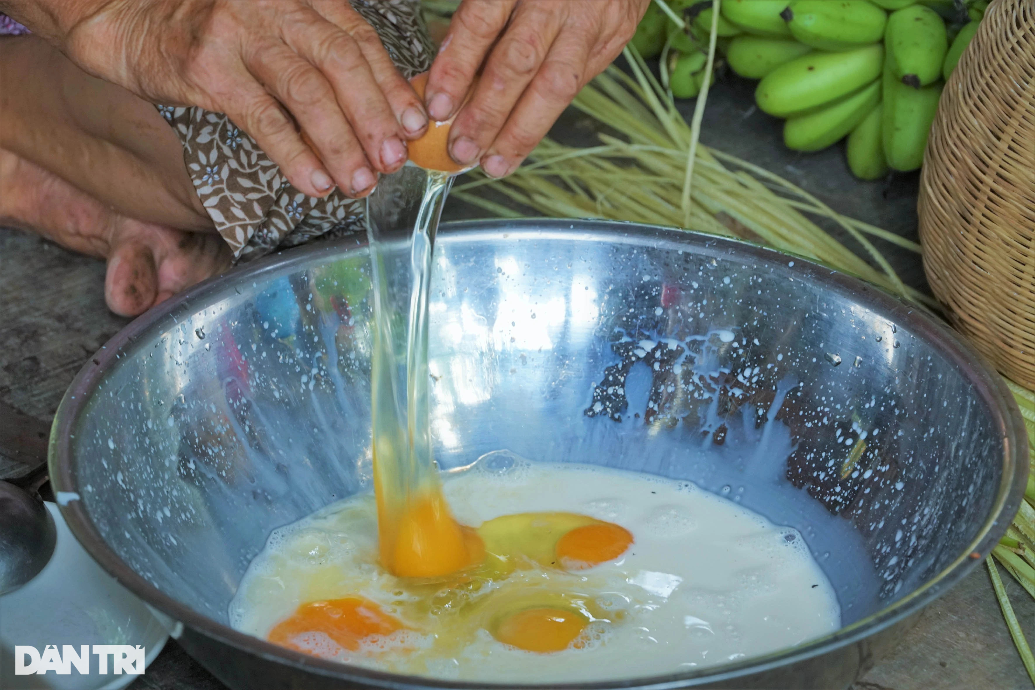 Độc nhất miền Tây: Ốc hít khói bếp 2 tháng, vỗ béo bằng trứng sữa - 7