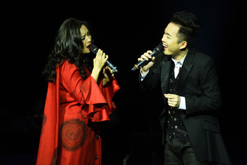 Thanh Lam, Tùng Dương hát trong chương trình 'Khát vọng hoà bình'