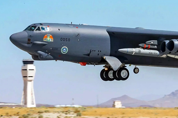 Mỹ thử thành công cặp tên lửa siêu vượt âm