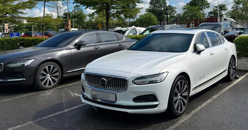 Bỏ tiền tỷ mua xe hơn nửa năm, khách đi Volvo tại Việt Nam mới có CarPlay