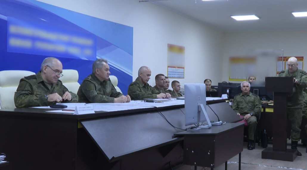 Bộ trưởng Quốc phòng Nga bất ngờ tới Ukraine