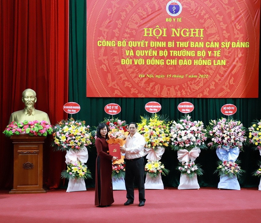 Dao Hong Lan becomes Vietnam's new health minister