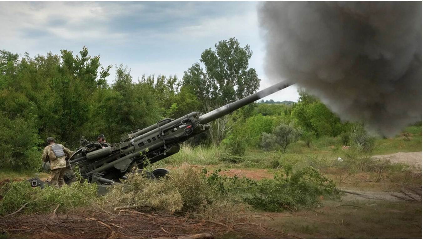 Ukraine nói bị tấn công bằng tên lửa tầm xa, đại sứ Nga cảnh báo giao tranh kéo dài