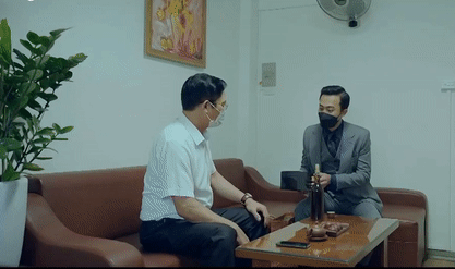 'Đấu trí' tập 1: Choáng với chai rượu 'chống dịch' của doanh nhân Tuấn 'nháy'