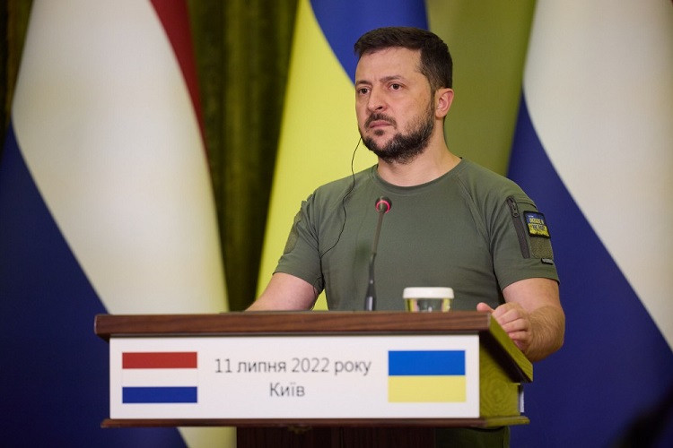 Ông Zelensky tự tin chiến thắng, xe tăng Ba Lan lên đường tới Ukraine