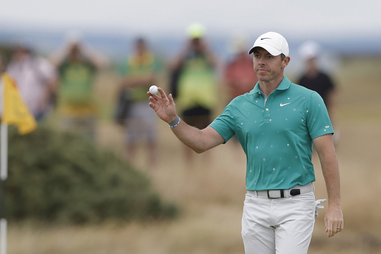 Rory McIlroy dẫn đầu The Open Championship