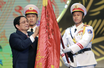 Thủ tướng trao Huân chương Hồ Chí Minh cho lực lượng Cảnh sát nhân dân