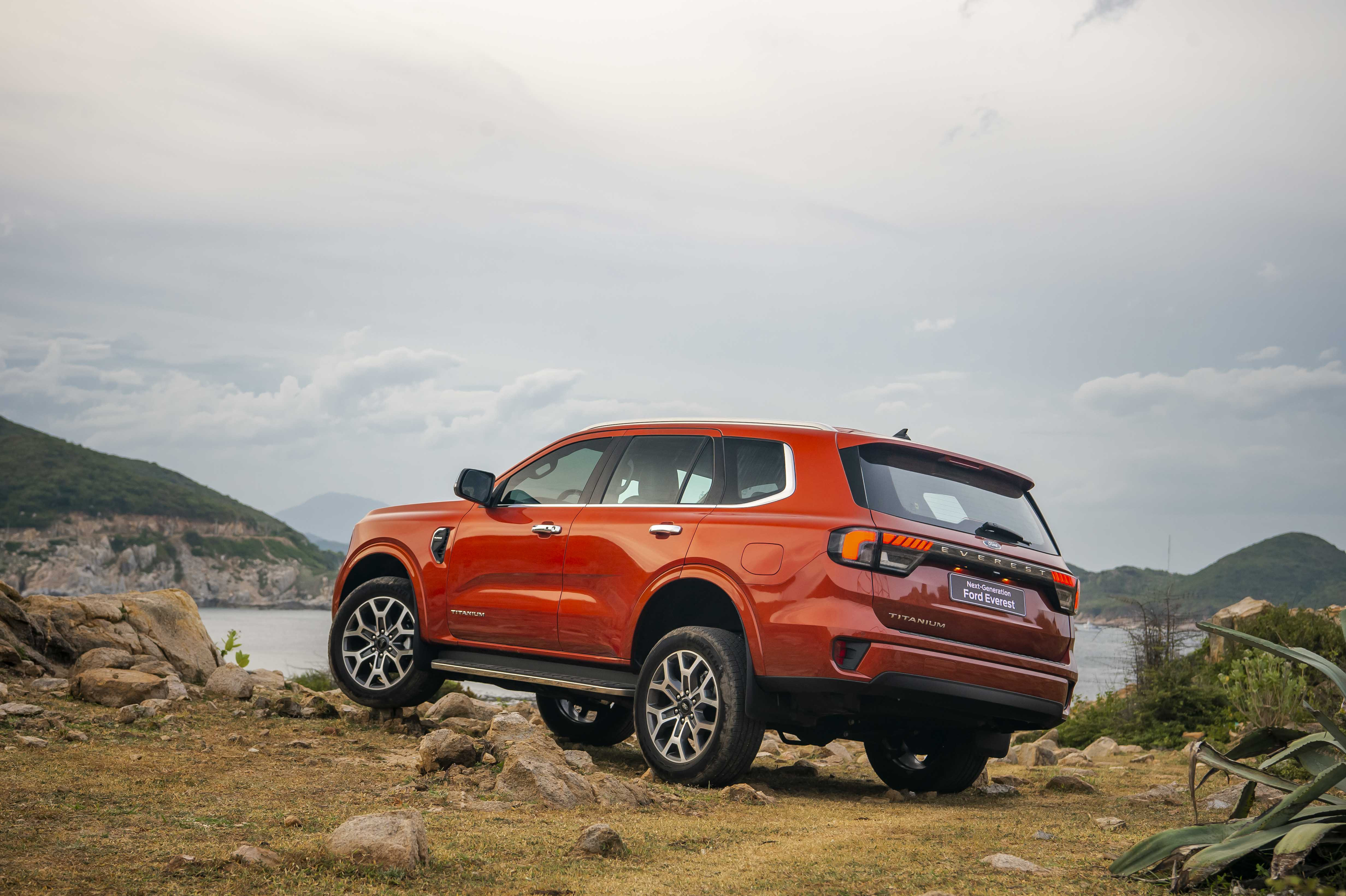 Quy trình bọc ghế da xe Ford Everest