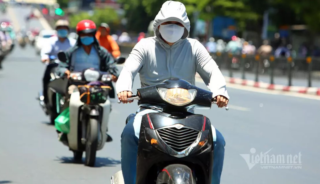 Việc đầu tiên không thể bỏ qua khi sơ cứu người bị sốc nhiệt do nắng nóng