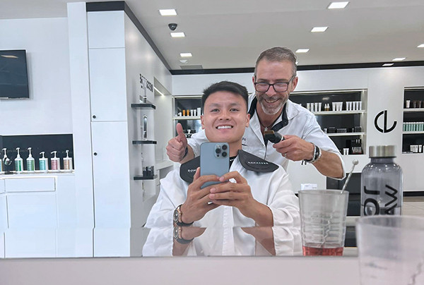 Quang Hải đi 'đảo ngói' ở Pháp
