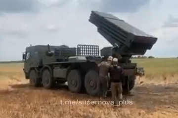 Video pháo ‘ma cà rồng’ của Czech khai hỏa ở Ukraine