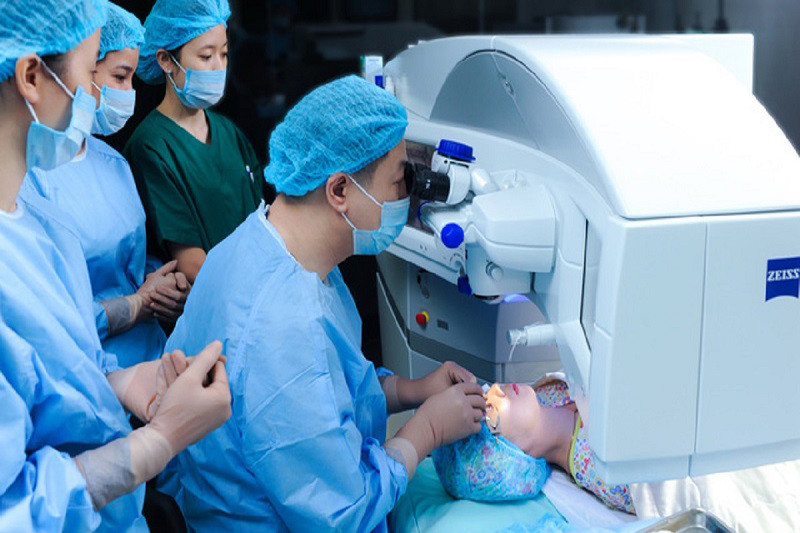 Công nghệ điều trị tật khúc xạ hiện đại ở Bệnh viện Mắt quốc tế DND
