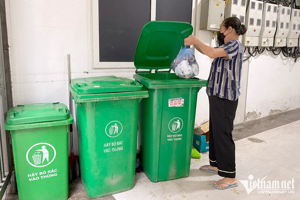 Ngày xử phạt cận kề, phân loại rác còn 'xa lạ' ở chung cư Hà Nội