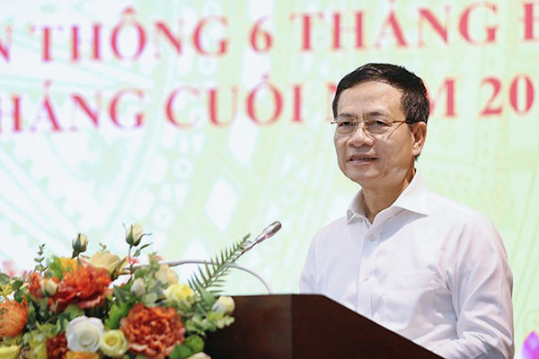 Bộ trưởng Nguyễn Mạnh Hùng phát biểu sơ kết 6 tháng ngành TT&TT