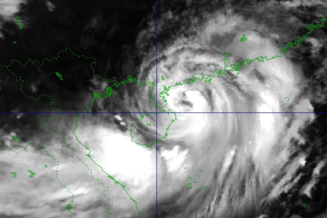 Bão số 1 giật cấp 15 đổ bộ Trung Quốc, Quảng Ninh - Hải Phòng mưa rất to