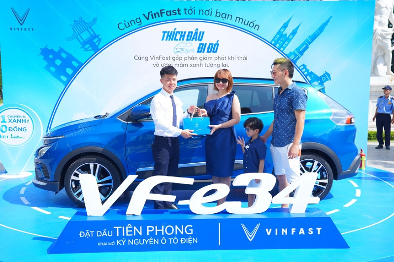 Đến Vincom chơi, xe VinFast VF e34 đưa về nhà miễn phí
