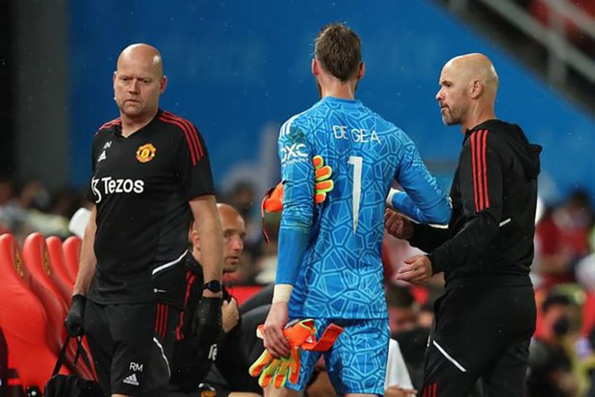 Erik ten Hag mắng De Gea, người hâm mộ MU vui ra mặt