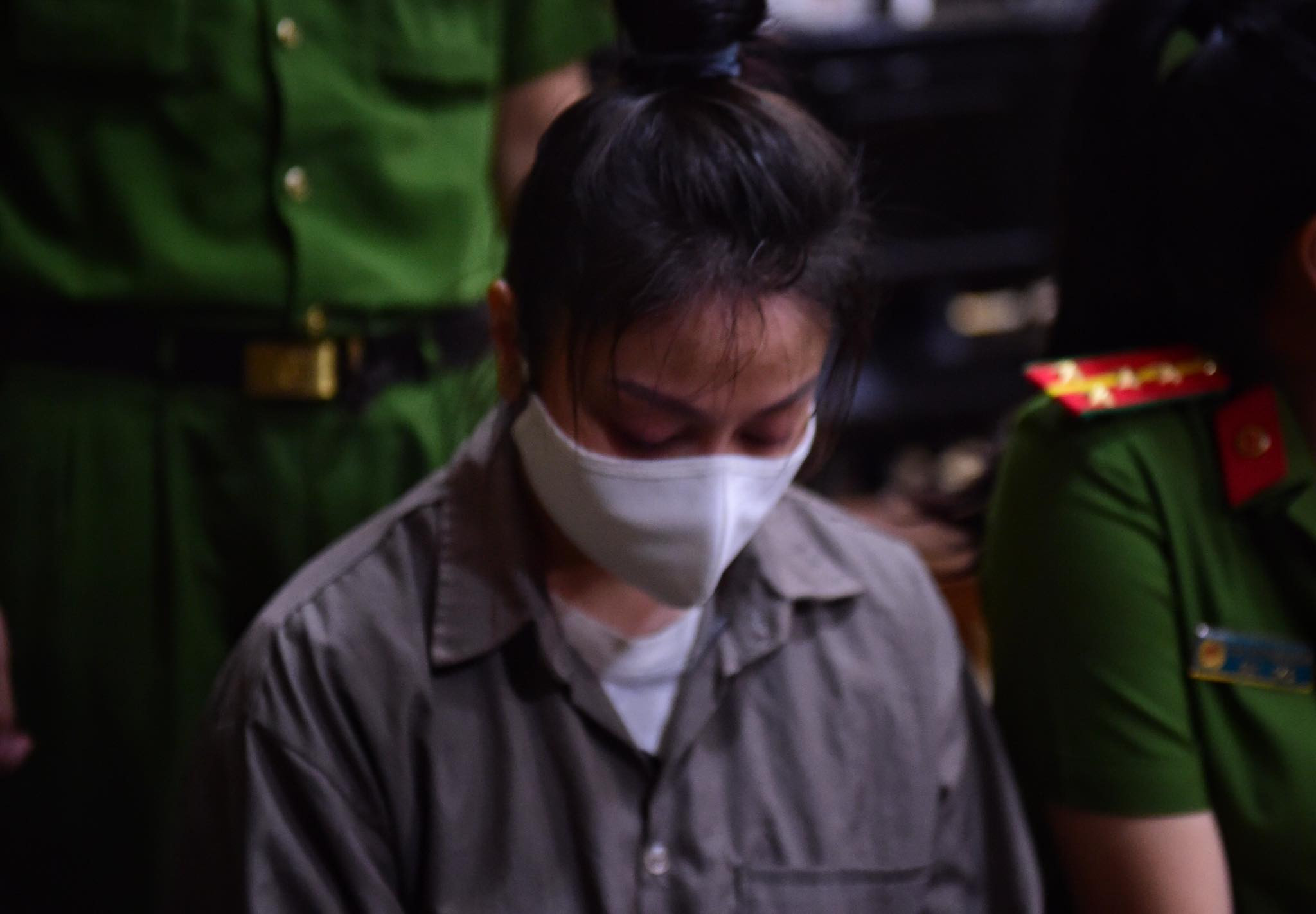 Vụ bé gái 8 tuổi bị bạo hành tới chết: Trả hồ sơ, điều tra bổ sung