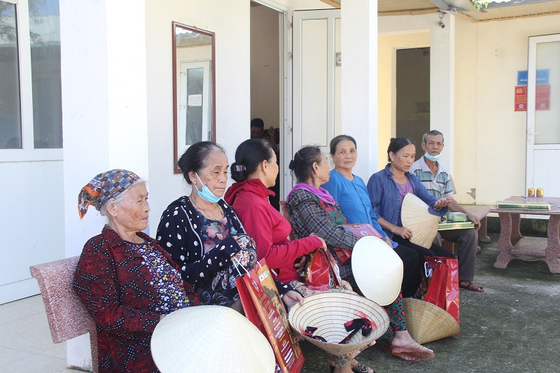 159d5182238t1351l0-1.jpg -0