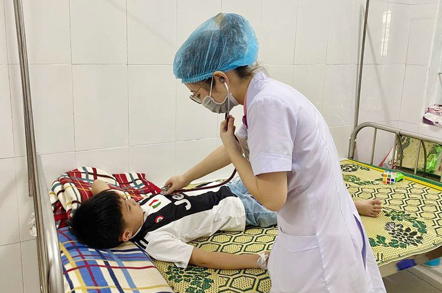 Dấu hiệu trẻ viêm màng não, cha mẹ không nên bỏ qua