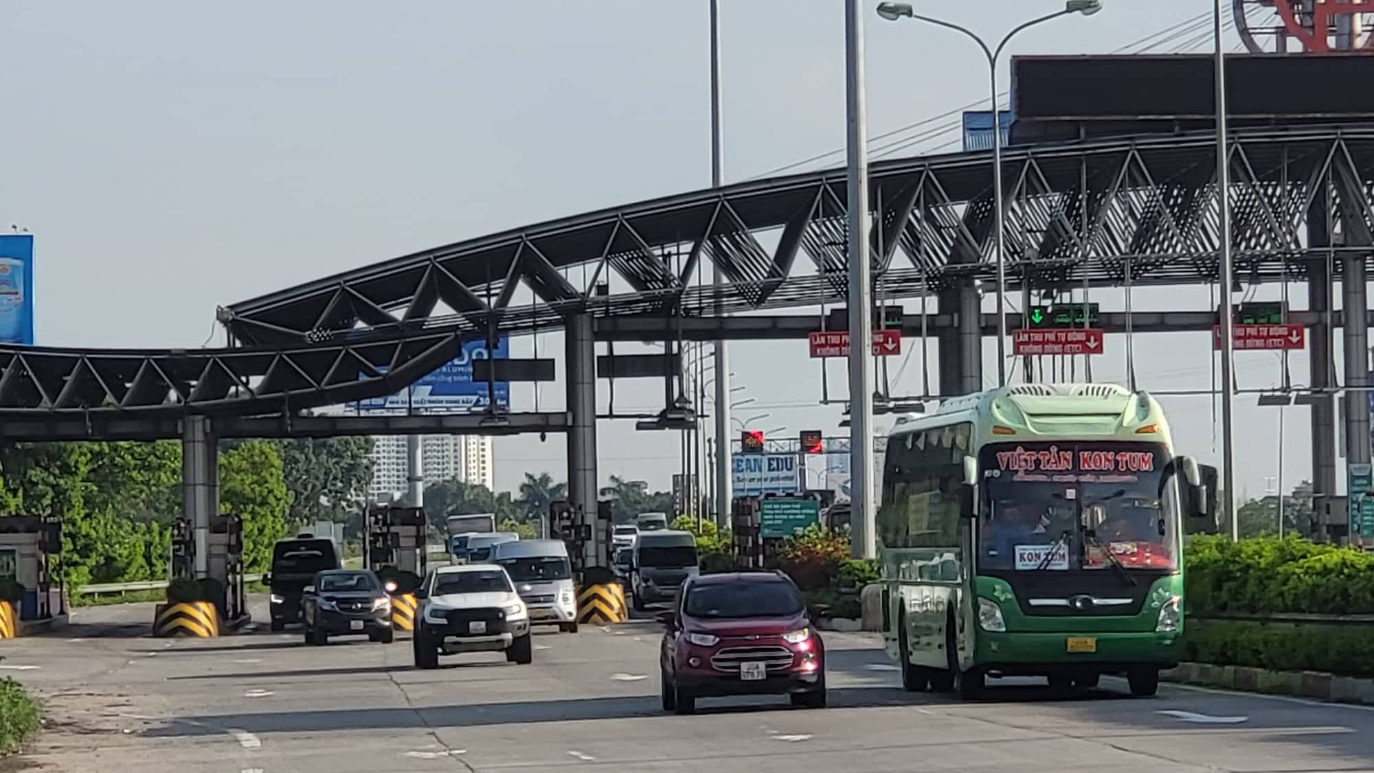 Nghiên cứu dán thẻ định danh là thủ tục bắt buộc trong đăng kiểm xe