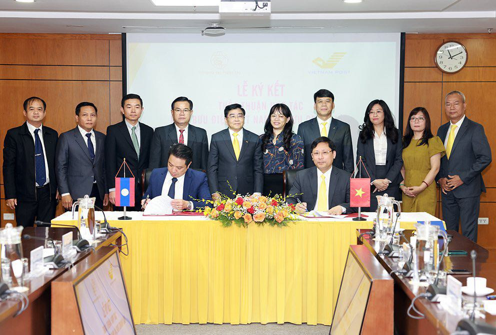 Vietnam Post và Lao Post ký thỏa thuận hợp tác