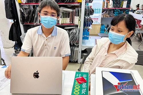 MacBook Pro M1 sắp bị xóa khỏi các kệ hàng ở Việt Nam?